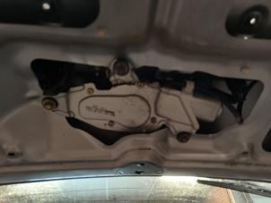 Gebruikte Ruitenwissermotor achter Daihatsu Sirion/Storia (M1) 1.3 16V DVVT Prijs op aanvraag aangeboden door Autodemontage Joko B.V.