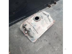 Gebruikte Tank Suzuki Jimny Hardtop 1.3i 16V 4x4 Prijs op aanvraag aangeboden door Autodemontage Joko B.V.