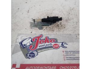 Gebruikte Motor Centrale Deurvergrendeling Ford Fiesta 5 (JD/JH) 1.3 Prijs op aanvraag aangeboden door Autodemontage Joko B.V.