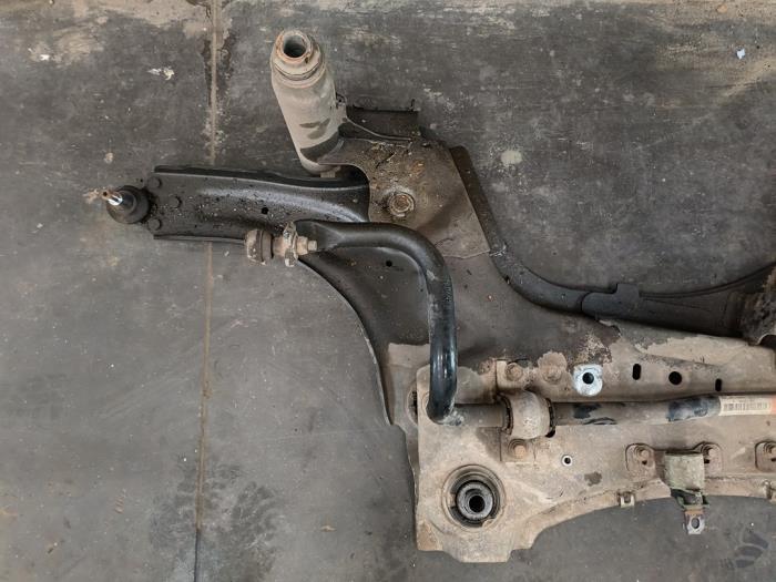 Subframe van een Renault Scénic III (JZ) 1.5 dCi 110 2010