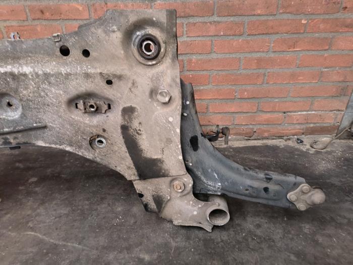 Subframe van een Renault Scénic III (JZ) 1.5 dCi 110 2010