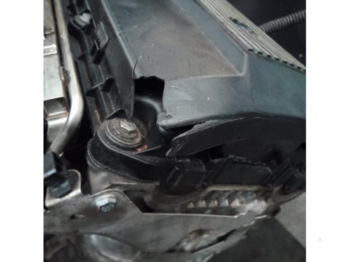 Motor van een BMW 3 serie (E46/2) 320 Ci 24V 2002