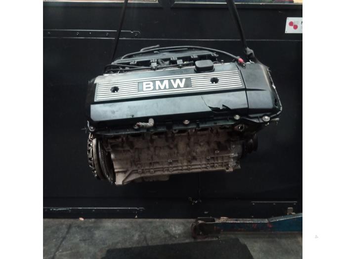 Motor van een BMW 3 serie (E46/2) 320 Ci 24V 2002