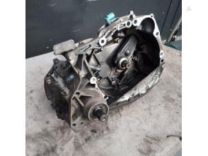 Gebruikte Versnellingsbak Renault Clio II (BB/CB) 1.2 Prijs op aanvraag aangeboden door Autodemontage Joko B.V.