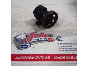 Gebruikte Pomp Servo Renault Clio II (BB/CB) 1.2 Prijs op aanvraag aangeboden door Autodemontage Joko B.V.