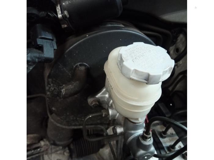 Gebruikte Rembol Kia Rio (DC12) 1.3 RS,LS Prijs op aanvraag aangeboden door Autodemontage Joko B.V.