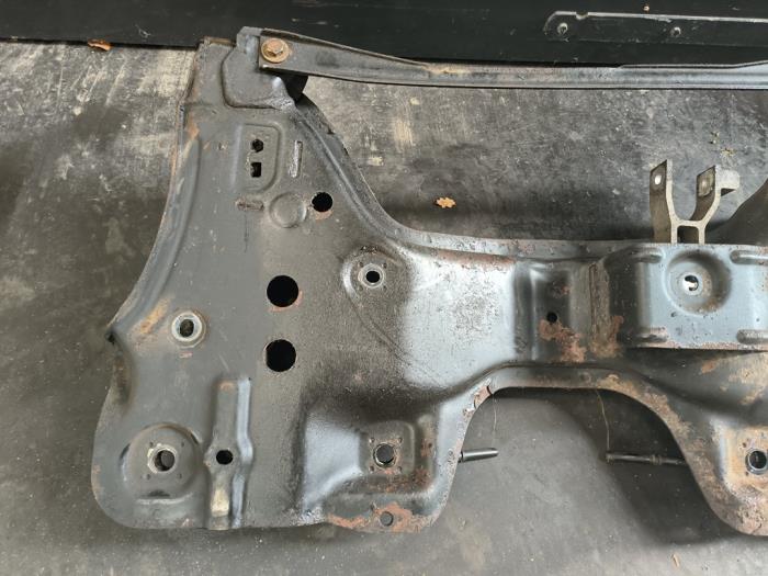 Subframe van een Alfa Romeo MiTo (955) 1.4 2012