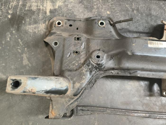 Subframe van een Alfa Romeo MiTo (955) 1.4 2012