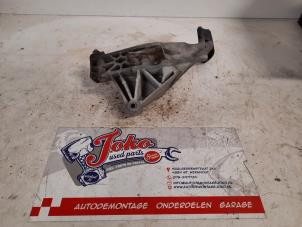 Gebruikte Dynamosteun boven Alfa Romeo MiTo (955) 1.4 Prijs op aanvraag aangeboden door Autodemontage Joko B.V.