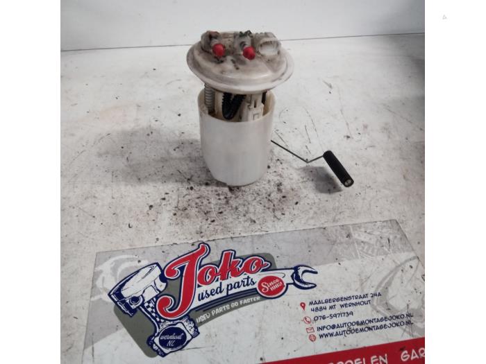 Gebruikte Tank element Pomp Renault Clio II (BB/CB) 1.2 Prijs op aanvraag aangeboden door Autodemontage Joko B.V.