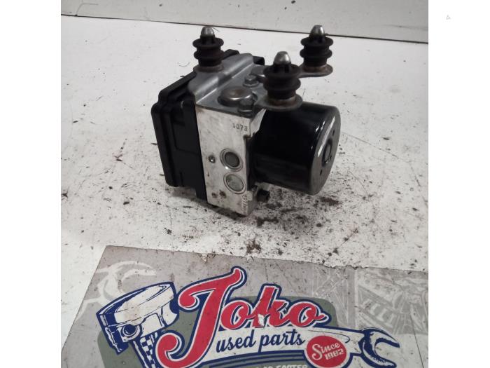 Gebruikte ABS Pomp Volkswagen Touareg (7LA/7L6) 3.0 TDI V6 24V Prijs op aanvraag aangeboden door Autodemontage Joko B.V.
