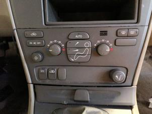 Gebruikte Chaufage Bedieningspaneel Volvo S60 I (RS/HV) 2.4 20V 170 Prijs op aanvraag aangeboden door Autodemontage Joko B.V.