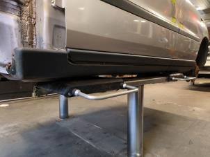 Gebruikte Sideskirt links Volvo S60 I (RS/HV) 2.4 20V 170 Prijs op aanvraag aangeboden door Autodemontage Joko B.V.