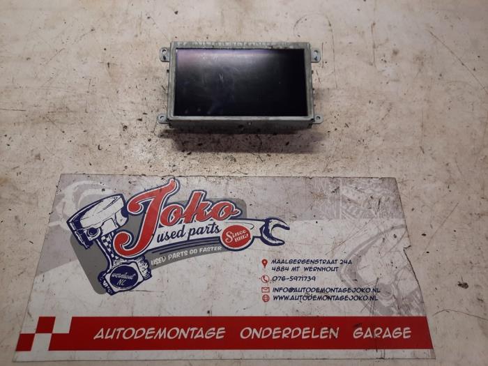 Gebruikte Display Interieur Audi Q7 (4LB) 3.0 TDI V6 24V Prijs op aanvraag aangeboden door Autodemontage Joko B.V.