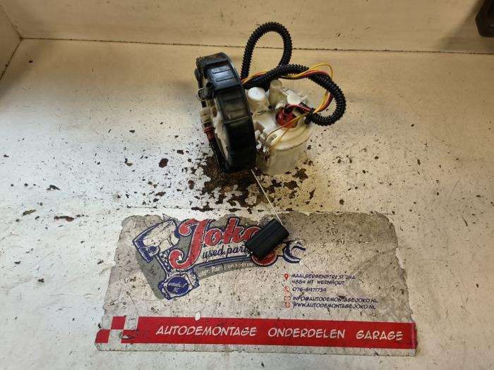Gebruikte Tank element Pomp Ford Mondeo III Wagon 1.8 16V Prijs op aanvraag aangeboden door Autodemontage Joko B.V.