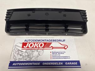 Nieuwe Grille Ford Focus 3 1.0 Ti-VCT EcoBoost 12V 100 Prijs op aanvraag aangeboden door Autodemontage Joko B.V.