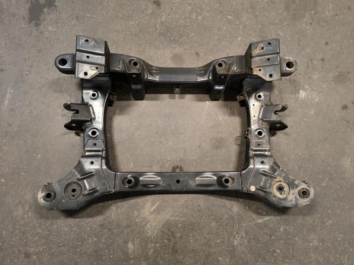 Gebruikte Subframe Hyundai H-300 2.5 CRDi Prijs op aanvraag aangeboden door Autodemontage Joko B.V.
