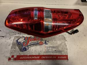Gebruikte Achterlicht links Hyundai H-300 2.5 CRDi Prijs op aanvraag aangeboden door Autodemontage Joko B.V.
