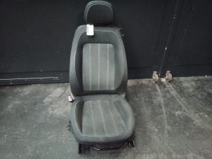Gebruikte Voorstoel links Opel Corsa D 1.2 16V LPG Prijs op aanvraag aangeboden door Autodemontage Joko B.V.