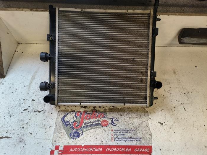 Gebruikte Radiateur Citroen C3 (SC) 1.1 Prijs op aanvraag aangeboden door Autodemontage Joko B.V.