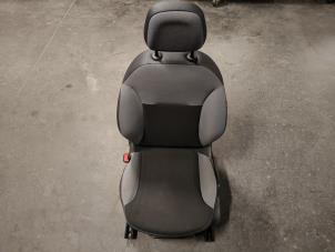 Gebruikte Voorstoel links Citroen C3 (SC) 1.1 Prijs op aanvraag aangeboden door Autodemontage Joko B.V.