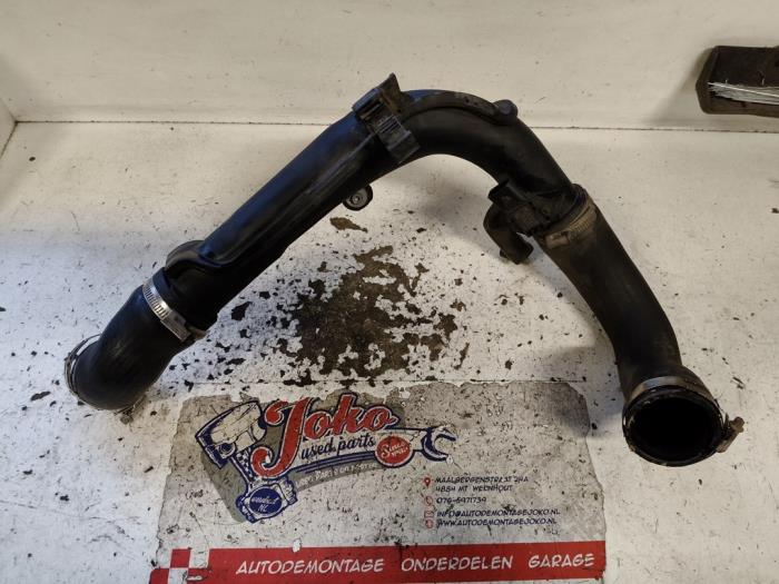 Gebruikte Intercooler Buis Volkswagen Caddy III (2KA,2KH,2CA,2CH) 1.6 TDI 16V Prijs op aanvraag aangeboden door Autodemontage Joko B.V.