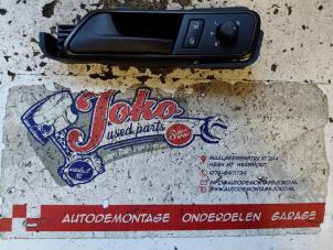 Gebruikte Spiegel Schakelaar Volkswagen Caddy III (2KA,2KH,2CA,2CH) 1.6 TDI 16V Prijs op aanvraag aangeboden door Autodemontage Joko B.V.