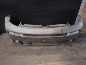 Gebruikte Voorbumper Opel Vivaro 1.9 DTI 16V Prijs op aanvraag aangeboden door Autodemontage Joko B.V.