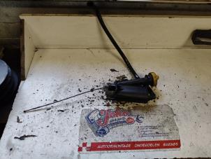 Gebruikte Olie vulpijp Opel Vivaro 1.9 DTI 16V Prijs op aanvraag aangeboden door Autodemontage Joko B.V.