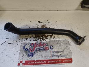 Gebruikte Intercooler Buis Opel Vivaro 1.9 DTI 16V Prijs op aanvraag aangeboden door Autodemontage Joko B.V.