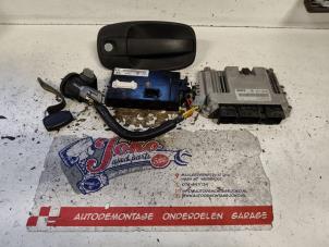 Gebruikte Module Bodycontrol Opel Vivaro 1.9 DTI 16V Prijs op aanvraag aangeboden door Autodemontage Joko B.V.