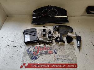 Gebruikte Set Cilindersloten (compleet) Opel Meriva 1.6 16V Prijs op aanvraag aangeboden door Autodemontage Joko B.V.