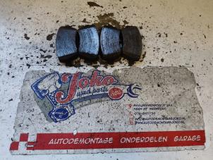 Gebruikte Remblok voor Renault Modus/Grand Modus (JP) 1.6 16V Prijs op aanvraag aangeboden door Autodemontage Joko B.V.