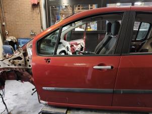 Gebruikte Deur 4Deurs links-voor Renault Modus/Grand Modus (JP) 1.6 16V Prijs op aanvraag aangeboden door Autodemontage Joko B.V.