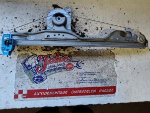 Gebruikte Raammechaniek 4Deurs rechts-voor Renault Modus/Grand Modus (JP) 1.6 16V Prijs op aanvraag aangeboden door Autodemontage Joko B.V.