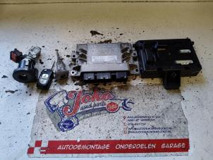 Gebruikte Computer Motormanagement Renault Clio III (BR/CR) 1.2 16V TCe 100 Prijs op aanvraag aangeboden door Autodemontage Joko B.V.