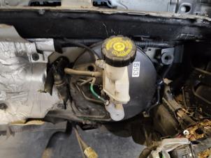 Gebruikte Rembol Renault Clio III (BR/CR) 1.2 16V TCe 100 Prijs op aanvraag aangeboden door Autodemontage Joko B.V.