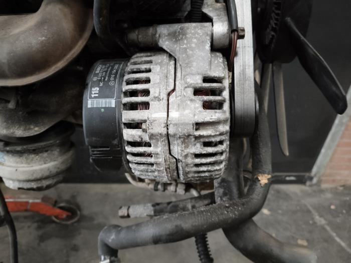 Gebruikte Dynamo Mercedes C Combi (S202) 2.4 C240T V6 18V Prijs op aanvraag aangeboden door Autodemontage Joko B.V.