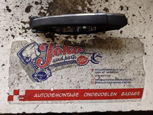 Gebruikte Deurgreep 4Deurs links-achter Mercedes C Combi (S202) 2.4 C240T V6 18V Prijs op aanvraag aangeboden door Autodemontage Joko B.V.