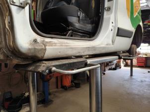 Gebruikte Dorpel links Citroen Nemo (AA) 1.4 HDi 70 Prijs op aanvraag aangeboden door Autodemontage Joko B.V.