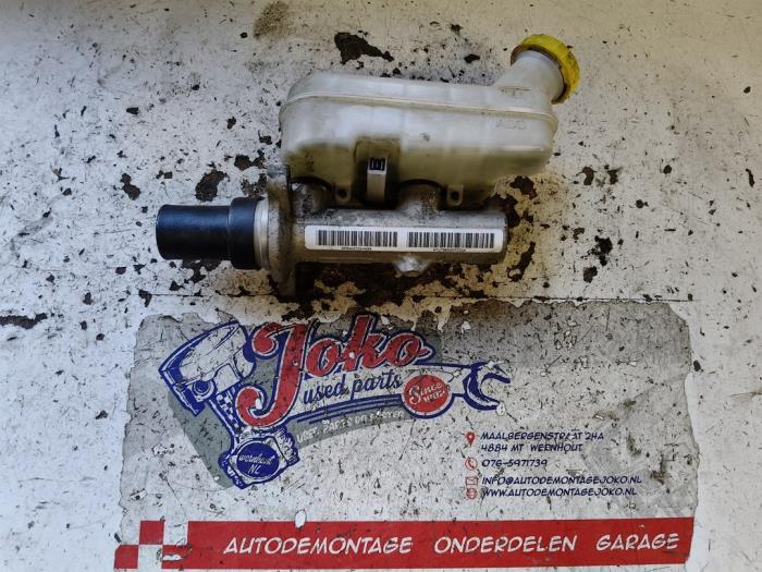 Gebruikte Hoofdremcilinder Chrysler Voyager/Grand Voyager (RG/RS) 2.5 CRD Prijs op aanvraag aangeboden door Autodemontage Joko B.V.