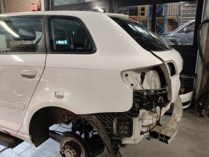 Gebruikte Carrosserie Hoek links-achter Audi A3 Sportback (8PA) 1.4 TFSI 16V Prijs op aanvraag aangeboden door Autodemontage Joko B.V.