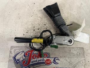 Gebruikte Gordelspanner rechts Opel Vectra B (36) 2.0 Di 16V Prijs op aanvraag aangeboden door Autodemontage Joko B.V.