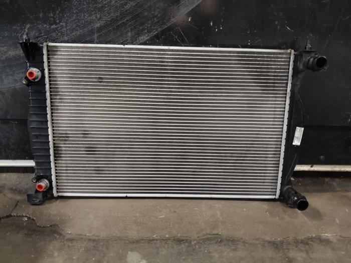 Gebruikte Radiateur Audi A4 (B7) Prijs op aanvraag aangeboden door Autodemontage Joko B.V.