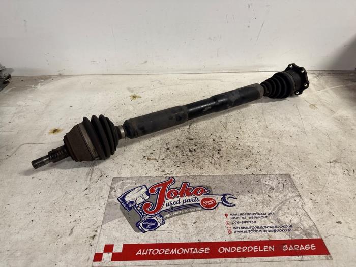 Gebruikte Steekas rechts-voor Volkswagen Golf IV (1J1) 1.6 Prijs op aanvraag aangeboden door Autodemontage Joko B.V.
