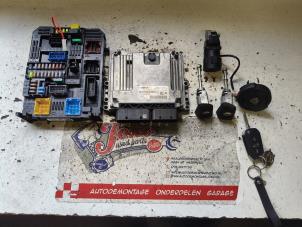 Gebruikte Slotenset Cilinder (compleet) Opel Combo Cargo 1.5 CDTI 100 Prijs op aanvraag aangeboden door Autodemontage Joko B.V.