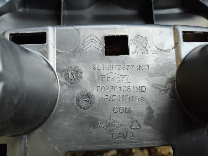 Middenconsoles van een Opel Combo Cargo 1.5 CDTI 100 2022