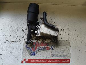 Gebruikte Oliefilterhuis Mercedes Sprinter 3,5t (906.63) Prijs op aanvraag aangeboden door Autodemontage Joko B.V.