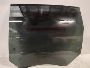 Gebruikte Portierruit 4Deurs links-achter Ford Kuga I 2.0 TDCi 16V Prijs op aanvraag aangeboden door Autodemontage Joko B.V.
