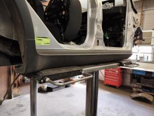 Gebruikte Dorpel rechts Ford Kuga I 2.0 TDCi 16V Prijs op aanvraag aangeboden door Autodemontage Joko B.V.